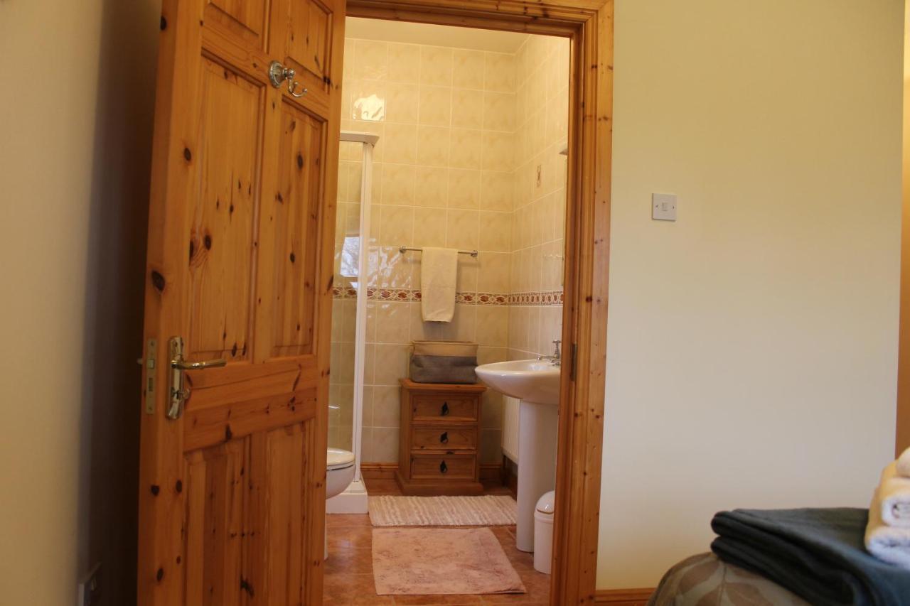 Riverbend Lodge B & B Oughterard Eksteriør bilde